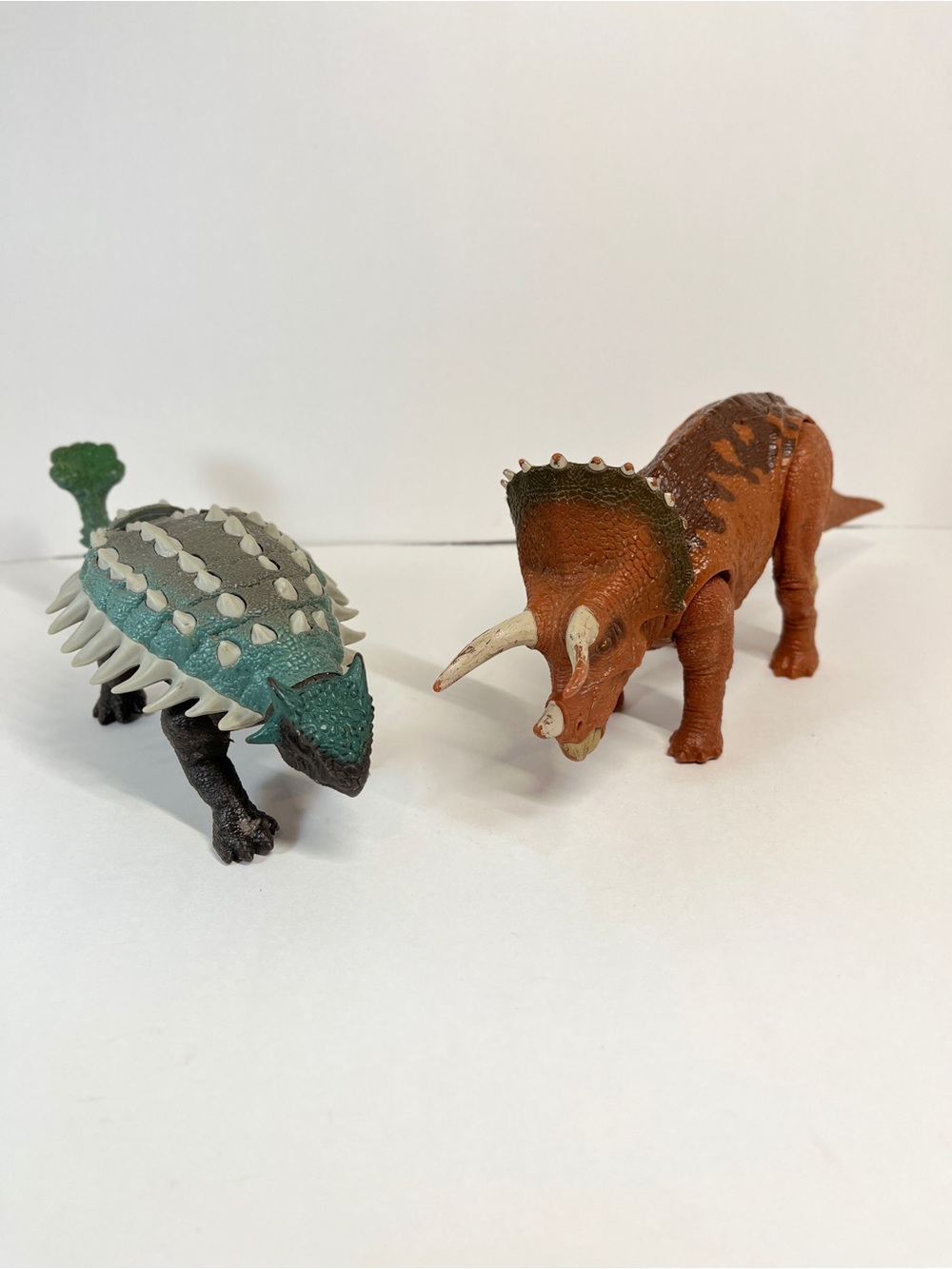Jurassic World Park Dinosaur Lot Roarivores Triceratops Ankylosaurus NOT WORKING